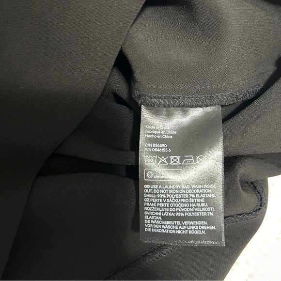 Black dress with fancy sleeves - Picture 9 of 9